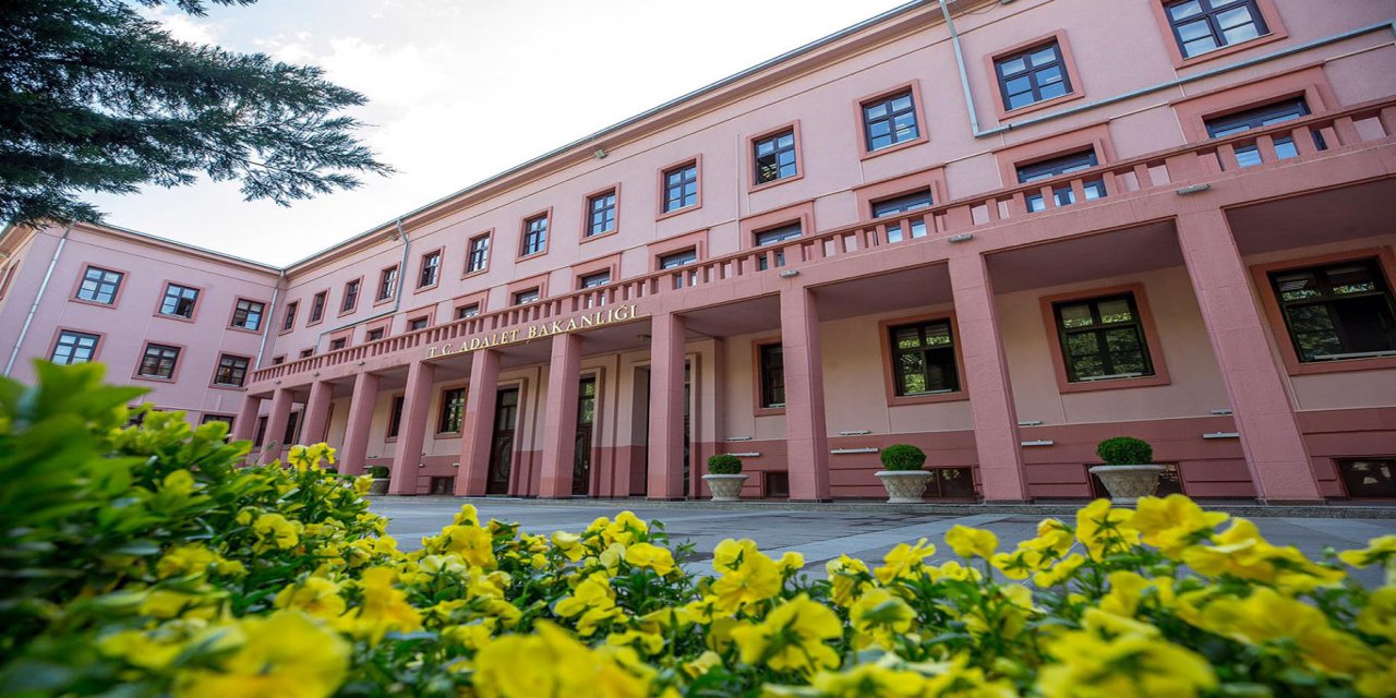Adalet Bakanlığı 900 icra kâtibi alacak