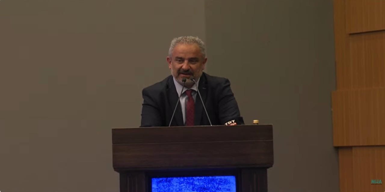 Bağımlılıkla mücadelede medyanın rolü paneli İzmir'de yapıldı