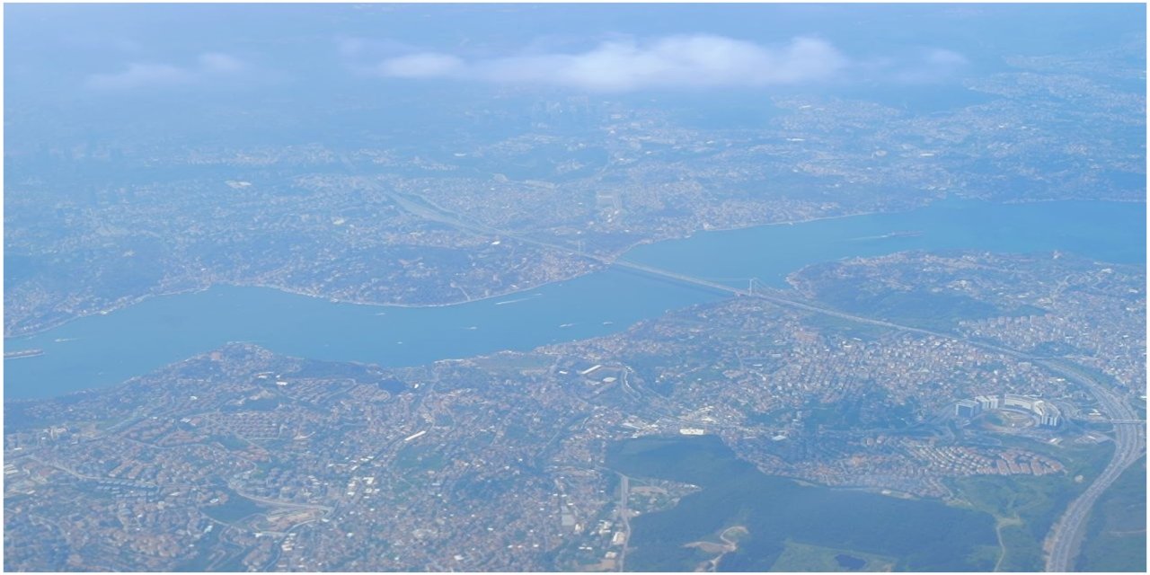 İstanbul Boğazı’nda gemi trafiği amiral kupası yarışı nedeniyle durduruldu