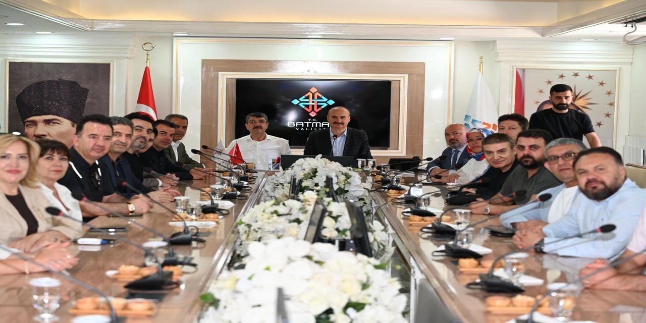 Vali Canalp ve Milletvekili Nasıroğlu , CEO Platformu Üyeleri ile Bir Araya Geldi