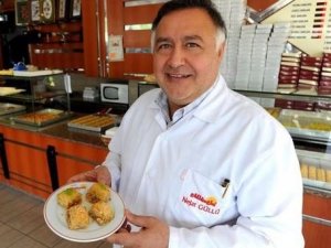 Ünlü baklavacıya FETÖ'den yakalanma kararı