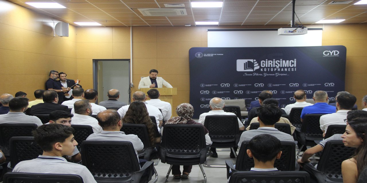 Cizre'de "Girişimci kütüphanesi" programı düzenlendi