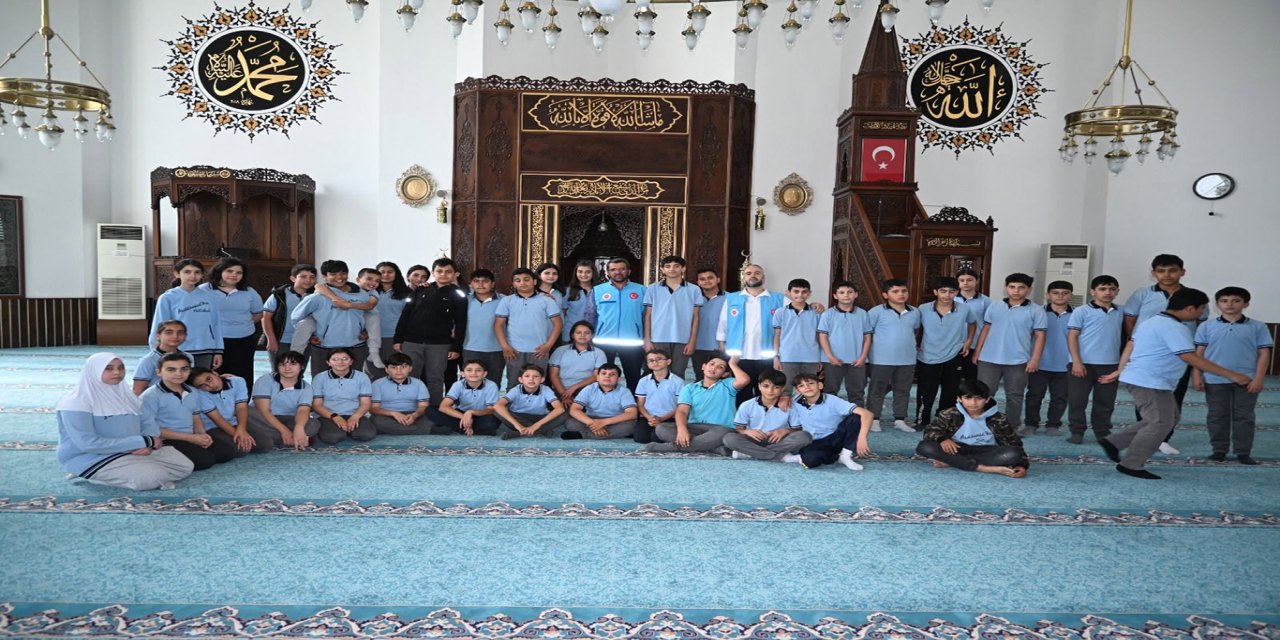 ÇEDES kapsamında öğrencilere camide yıl sonu etkinliği