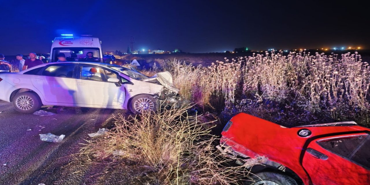 Mardin'de iki otomobilin çarpıştı: Bir ölü 4 yaralı