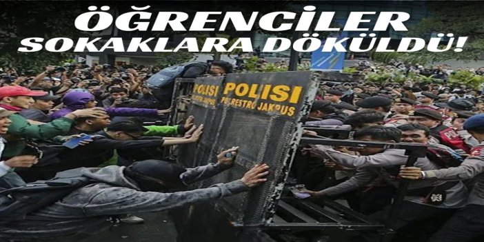 Endonezya'da öğrenciler "İflasa Giden Endonezya" sloganıyla sokaklara döküldü