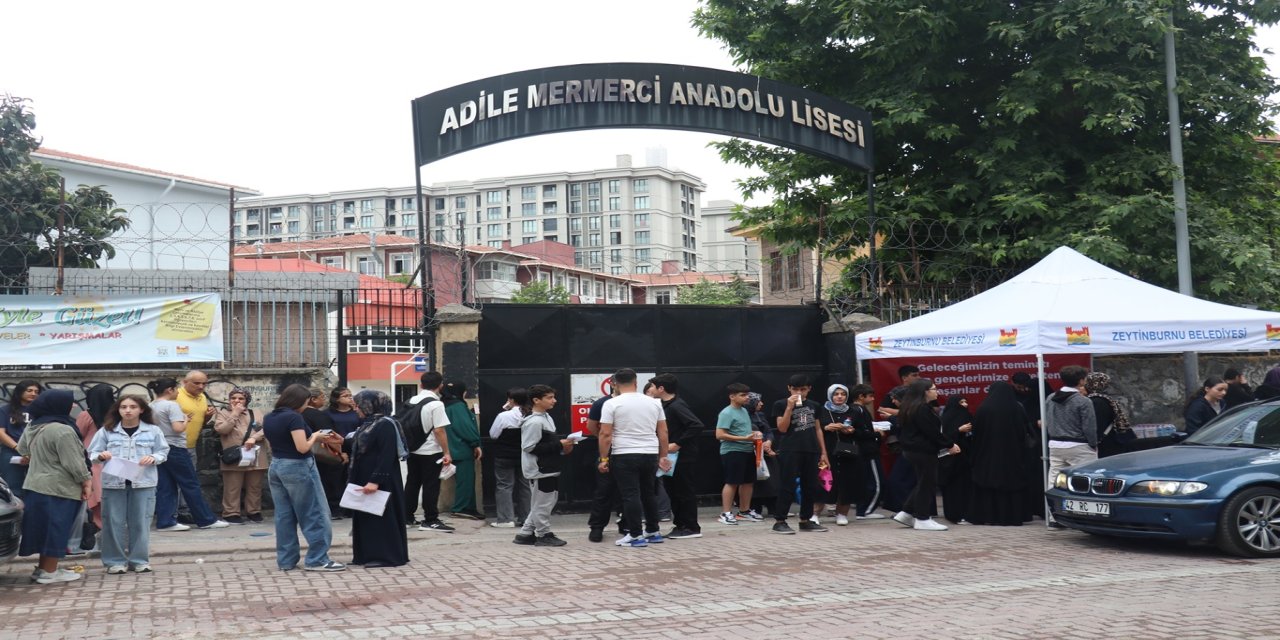 İstanbul'da 200 bin öğrenci için LGS heyecanı başladı