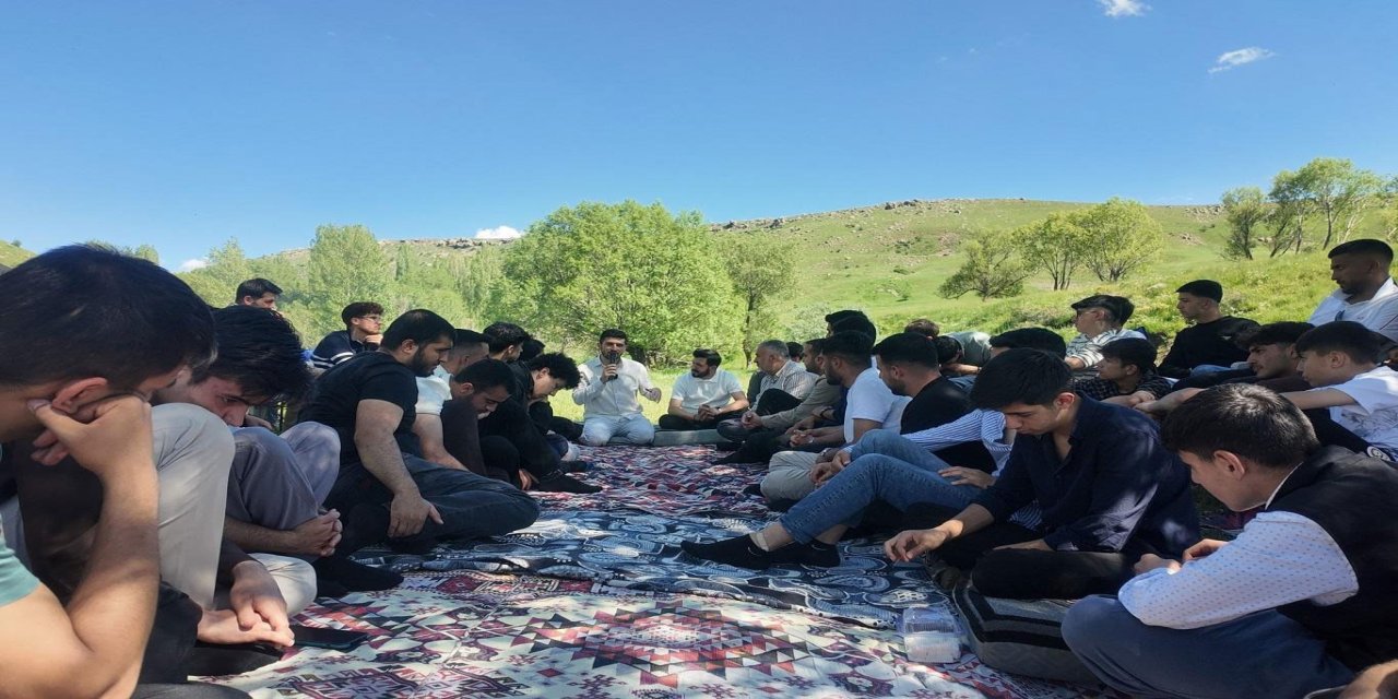 HÜDA PAR Ağrı Gençlik Kolları "Bahar Etkinlikleri" finalini gerçekleştirdi