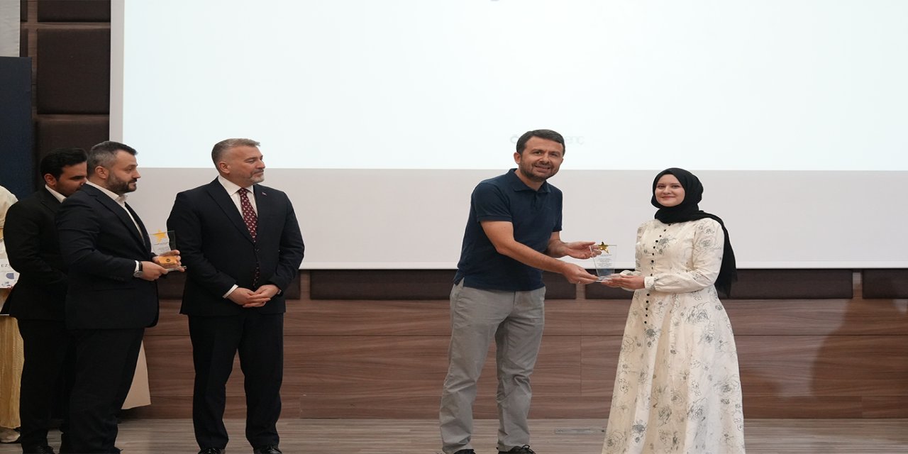 Türkiye'nin önderleri 5. dönem mezunlarını verdi