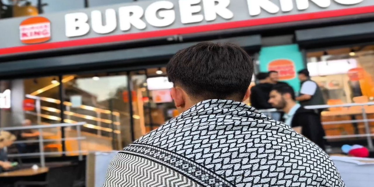 Burger King önünde protesto eylemi