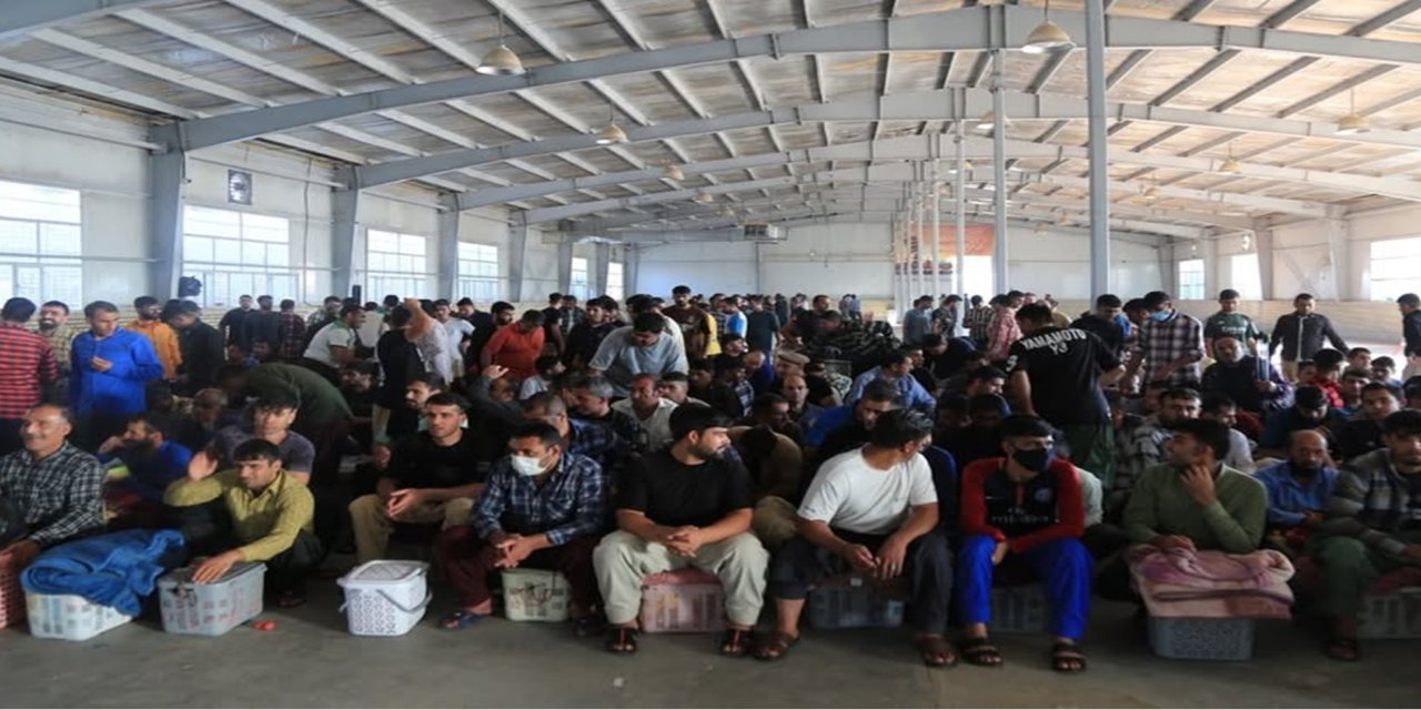 Yüzlerce Afgan mahkum, Pakistan'da serbest bırakıldı