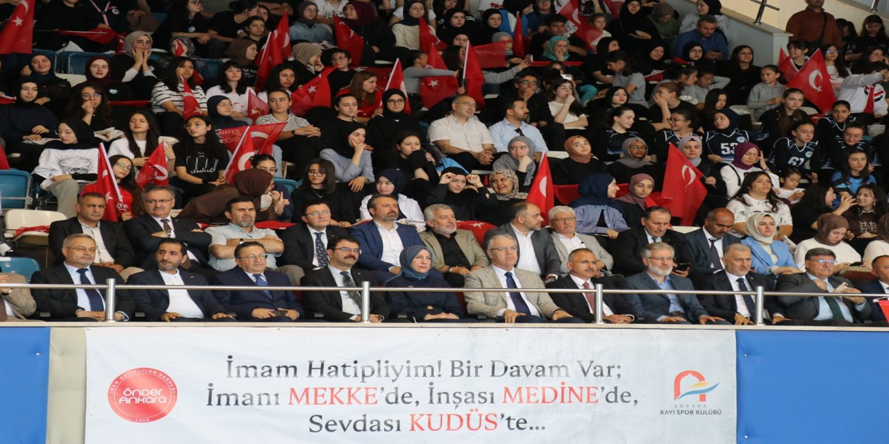 Ankara 2. İmam Hatip Spor Oyunları'nda dereceye giren öğrencilere ödülleri verildi