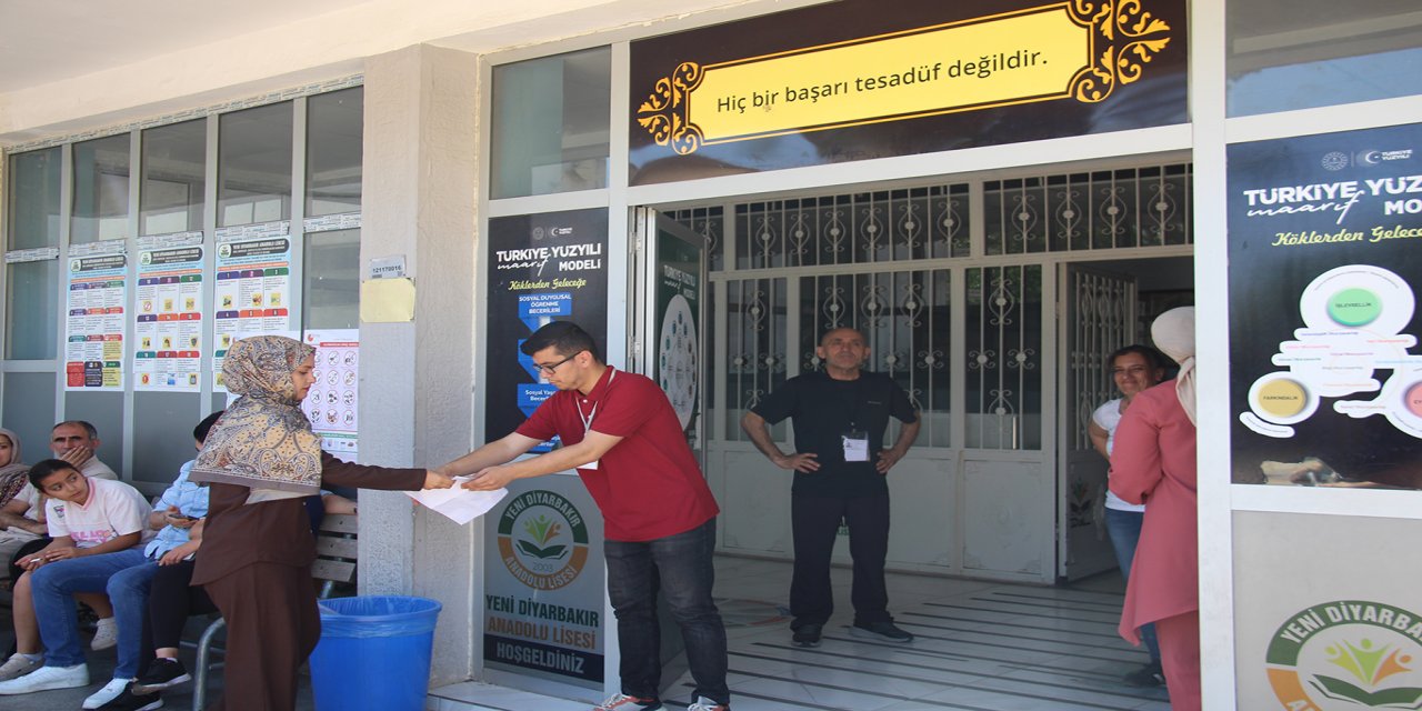 Diyarbakır’da YKS’nin ikinci oturumu başladı