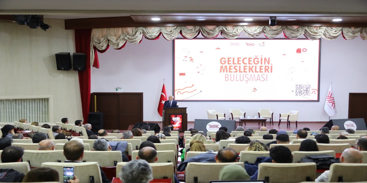 Yükseköğretim Kurulu ve üniversiteler “Geleceğin Meslekleri” için sahaya iniyor
