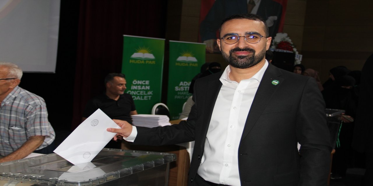 HÜDA PAR Batman Merkez İlçe Kongresi'nde Cihad Altun güven tazeledi