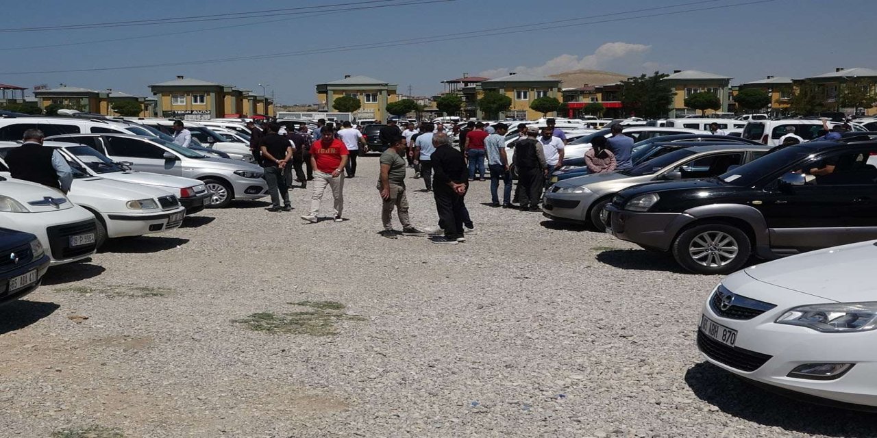 İkinci el araç piyasasında kısıtlamalar uzatıldı