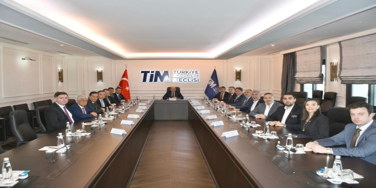 Halı sektörü milyar dolarlık hedef için yapay zeka destekli yazılım atağı başlatıyor
