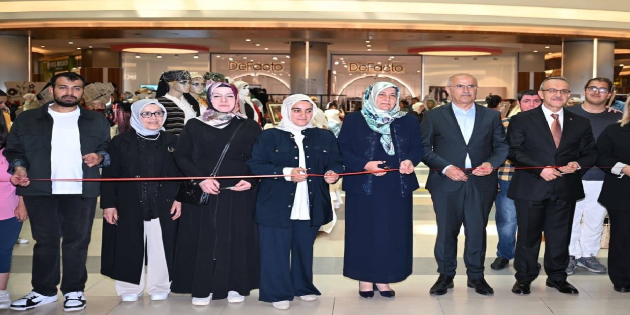 Malatya'da kadınlar ve engelli bireylerin el emeği ürünleri sergilendi
