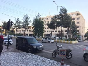 Batman Belediyesi önü tek taraflı trafiğe açıldı