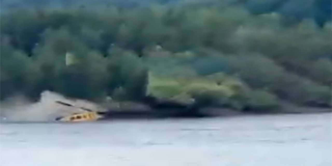 Yunanistan'da yangın söndürme helikopteri düştü