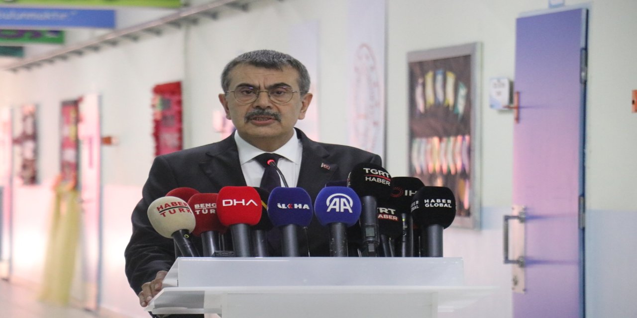 Bakan Tekin'den velilere  yaz aylarında çocuklarına örnek olma çağrısı