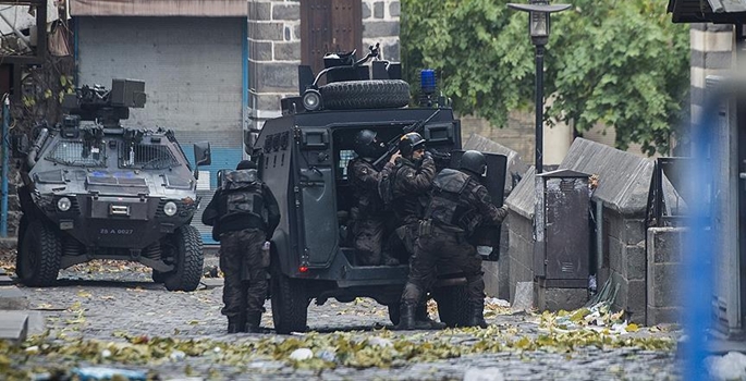 Diyarbakır sur'da bir asker hayatını kaybetti