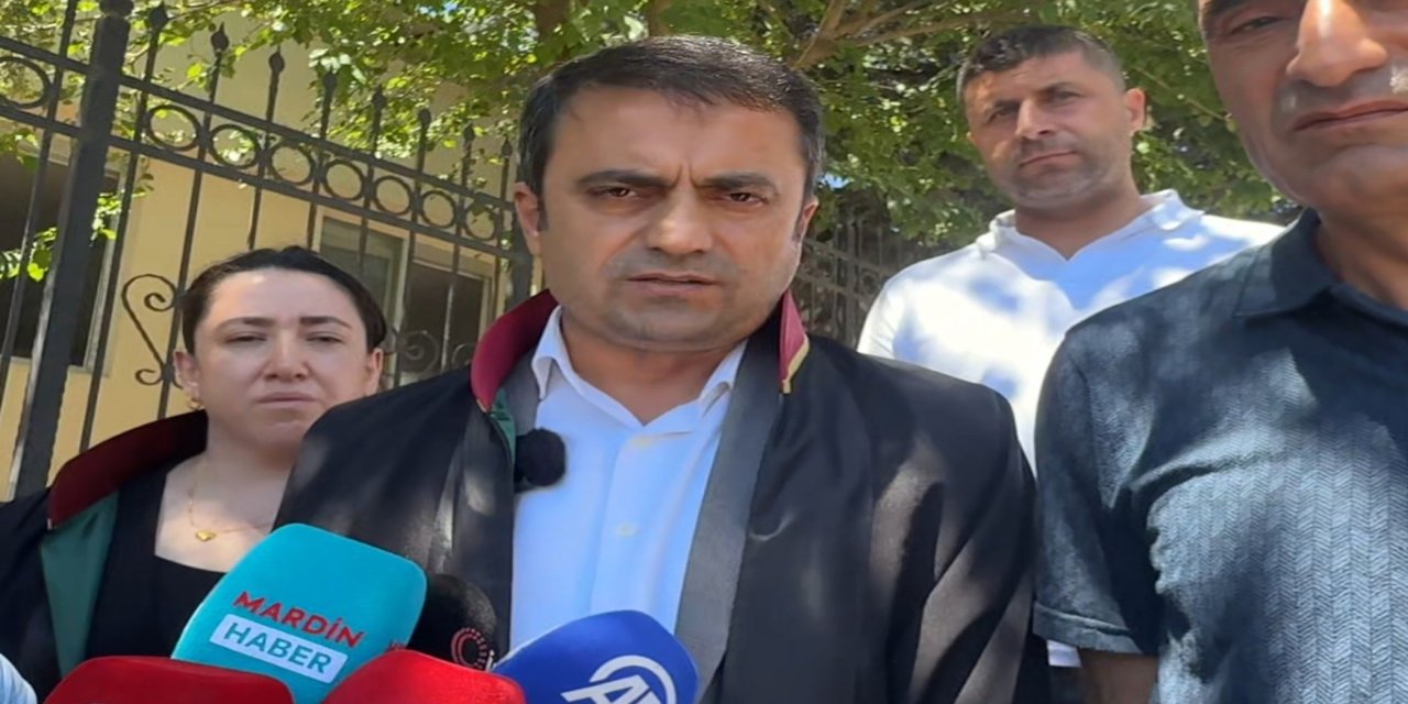 Evlerinde ölü bulunan aile davasında 2 sanığa tahliye kararı: Ailenin yakınları ve avukatlardan sert tepki