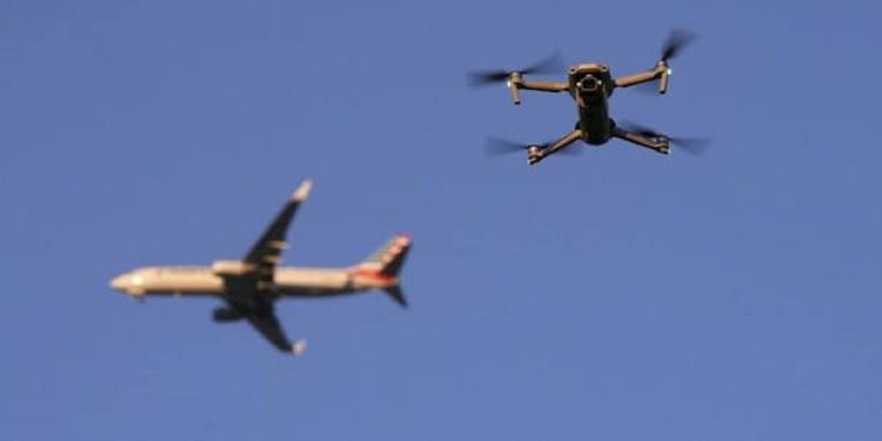 ABD'de inişe geçen yolcu uçağı drone ile çarpıştı