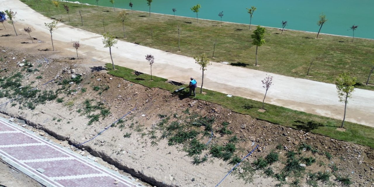 Battalgazi Belediyesi parklarda kendi üretimini kullanıyor