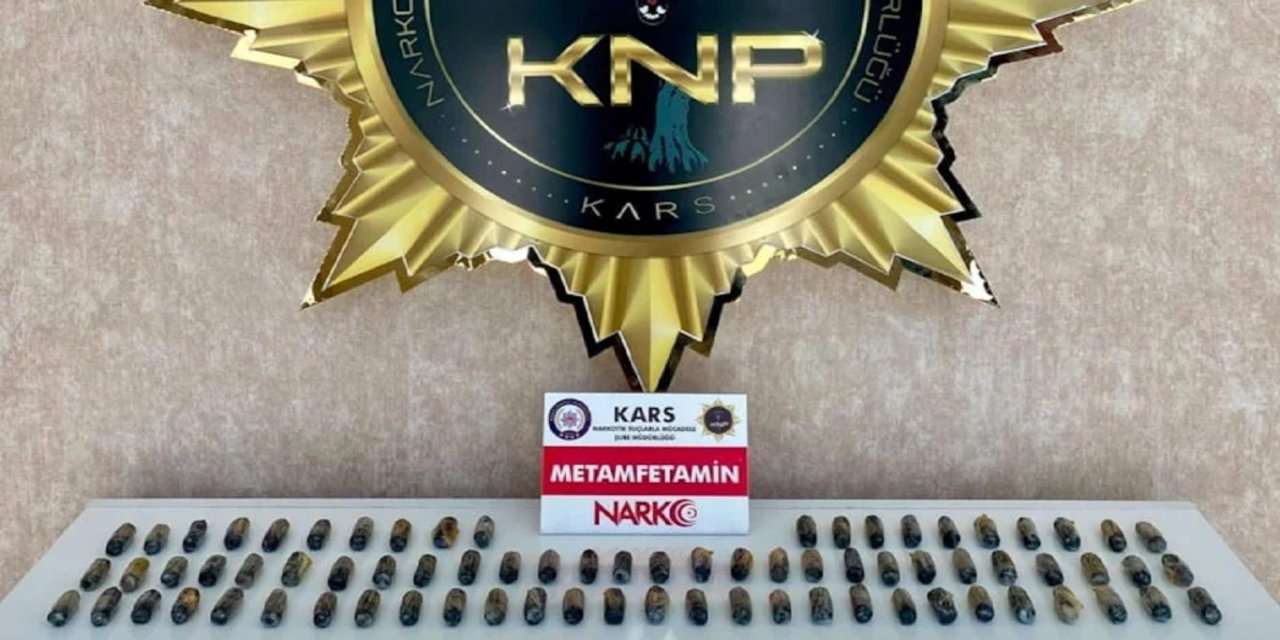 Kars'ta yolcunun midesinden 571 gram metamfetamin çıktı