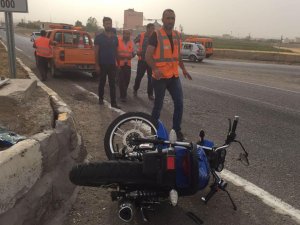 Otomobil'in çarptığı motosiklet sürücüsü ağır yaralı