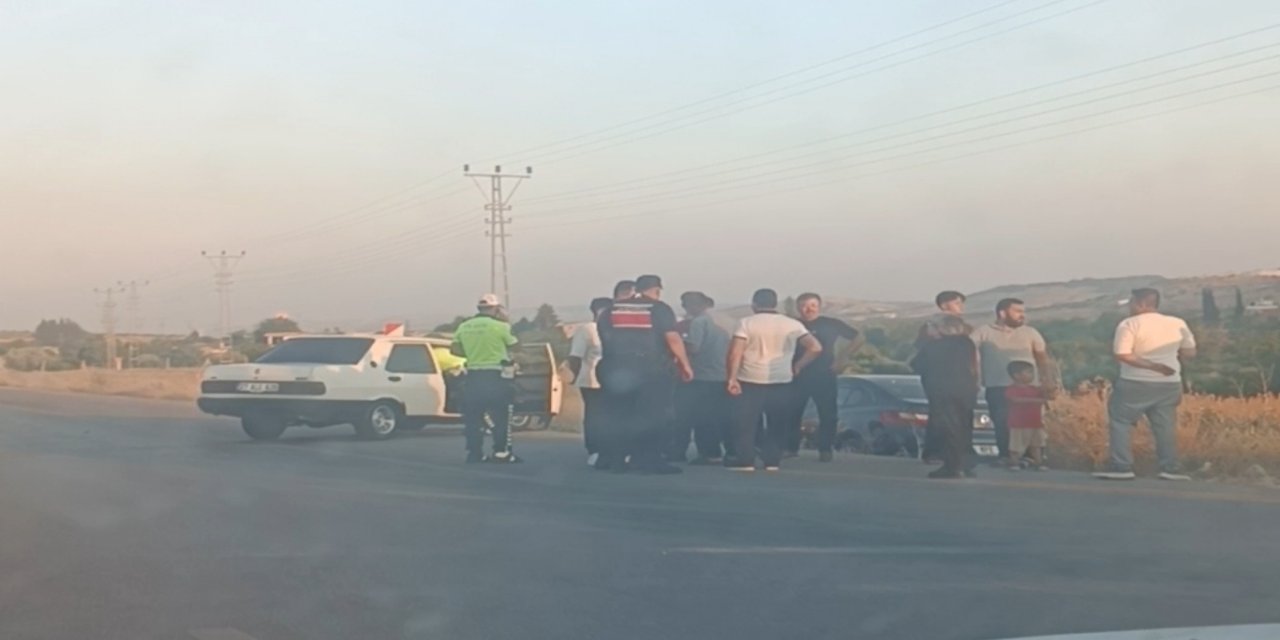 Gaziantep karayolunda 3 aracın karıştığı trafik kazası
