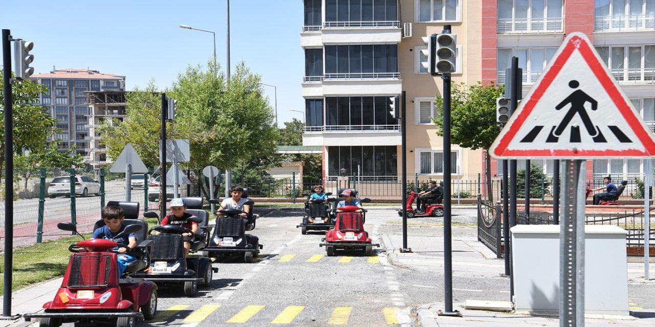 Malatya'da yaklaşık 7 bin öğrenciye uygulamalı trafik eğitim verildi