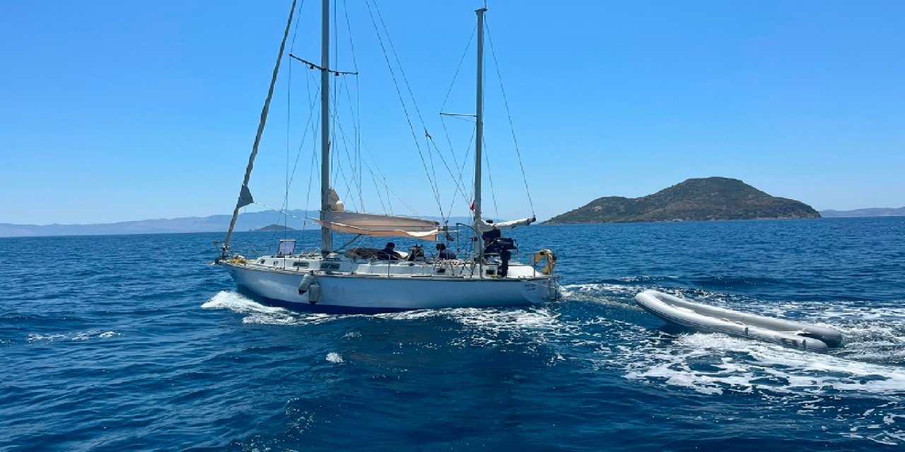 Muğla'da 35 düzensiz göçmen ile 2 göçmen kaçakçılığı şüphelisi yakalandı