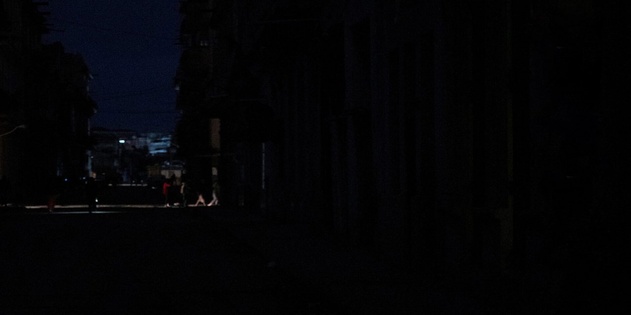 Küba'da ülke genelinde elektrik kesintisi: Elektrik şebekesi tamamen çöktü