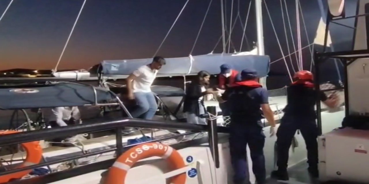 Muğla açıklarında 67 düzensiz göçmen ile 5 göçmen kaçakçısı yakalandı
