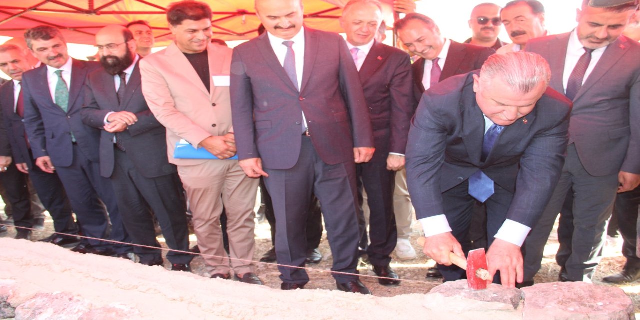 Bakan Bak, Şeyh Hevînda Ziyaretgâhı restorasyonu için düzenlenen çivi çakma törenine katıldı