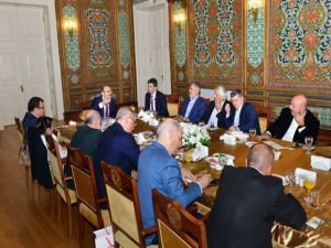 Yekta Saraç gazetecilerle bir araya geldi