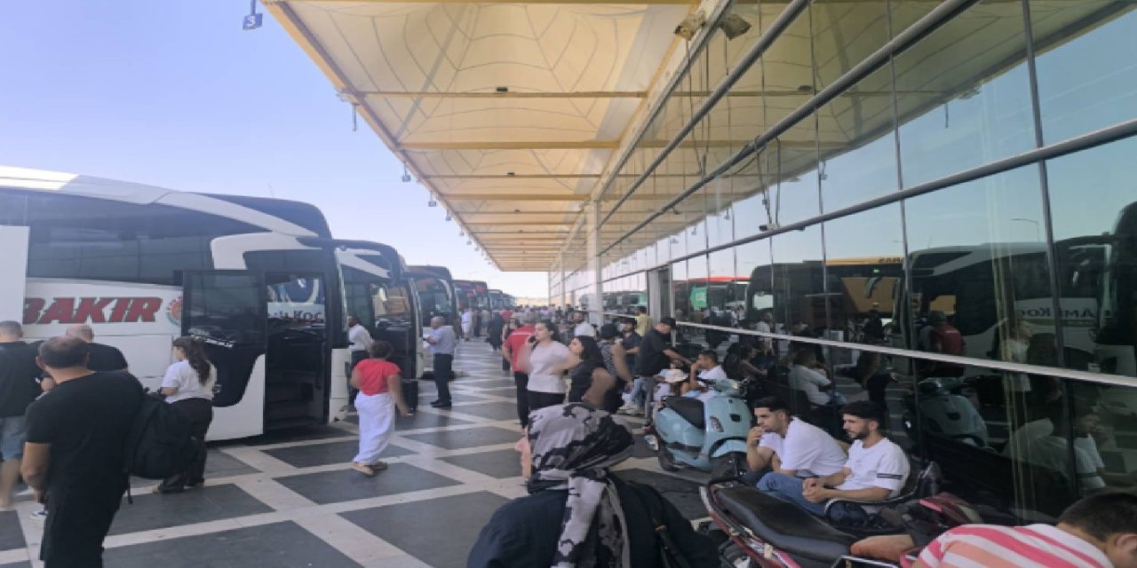 Şanlıurfa Otogarı'nda tatil yoğunluğu başladı
