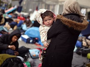 Makedonya'da 35 kaçak sığınmacı yakalandı