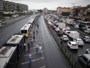 Metrobüs hatlarında İngiliz trafiğine son!