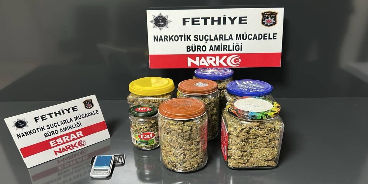 Muğla'da 1 kilogram esrar ele geçirildi. Bir tutuklama