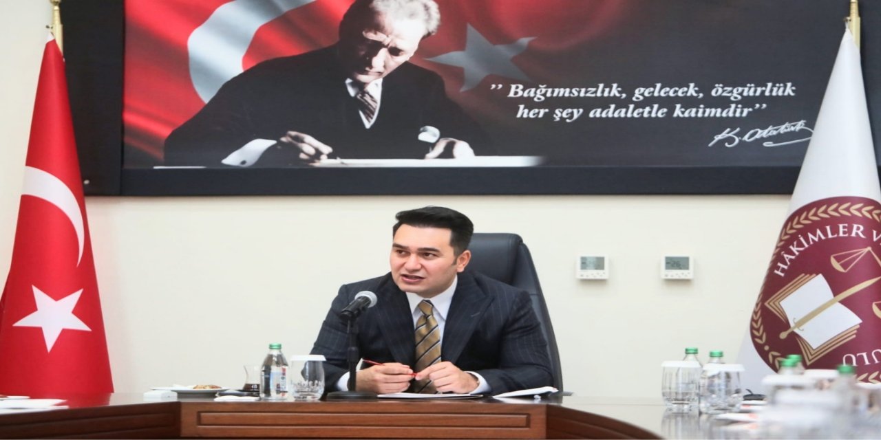 Mersin Cumhuriyet Başsavcısı Yasin Emre, basın temsilcileriyle buluştu