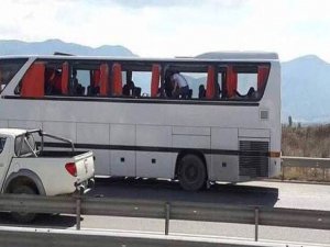 Taraftarlar birbirine girdi!