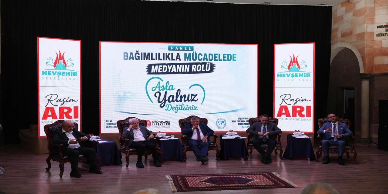 Nevşehir'de "Bağımlılıkla Mücadelede Medyanın Rolü" Konuşuldu
