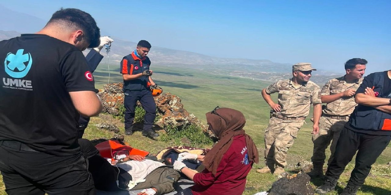 Tendürek Dağında mahsur kalan hasta 7 saatlik çalışmanın ardından kurtarıldı