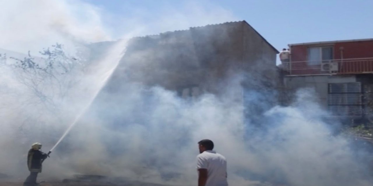 Bornova'da uyarılara rağmen yakılan ateş yangına neden oldu