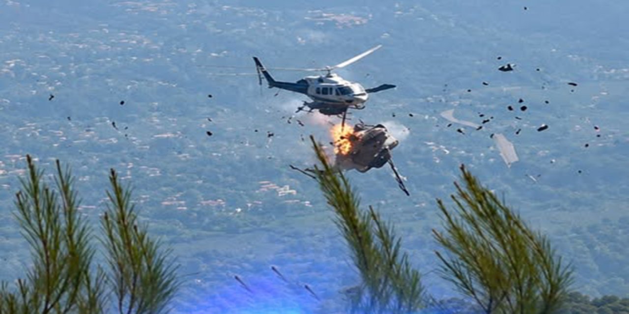 Yunanistan'da iki yangın söndürme helikopteri havada çarpıştı