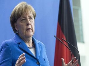 Merkel'in 'sessiz' kalması, Almanya'da eleştirilere sebep oldu