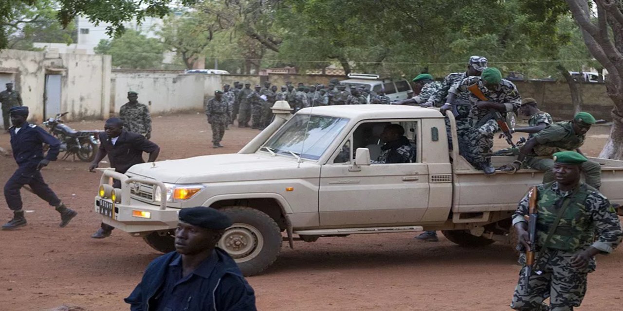 Mali'de askeri üsse silahlı saldırı