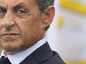 Kaddafi'nin Sarkozy'ye mali destek verdiği iddiası